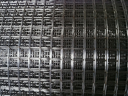 <a href=http://www.sml5135.com target='_blank'>電焊網</a>生產中如何精準控制焊點間距